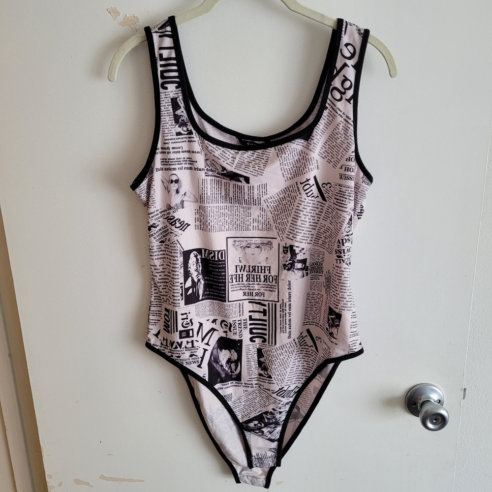 🎉SHEIN Black and White Print Kids Bodysuit